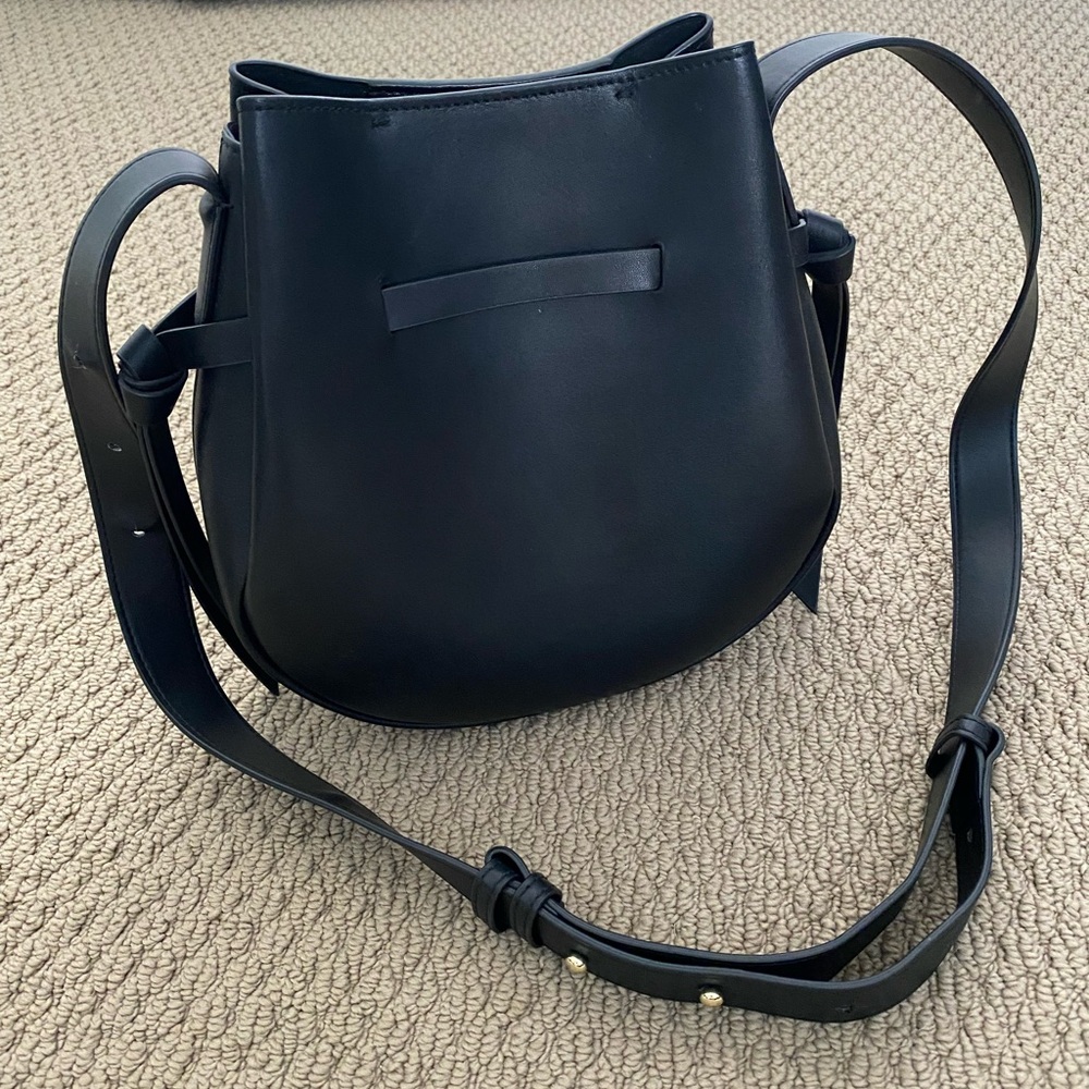 Black Crossbody Bag with Adjustable Strap and Leather Finish